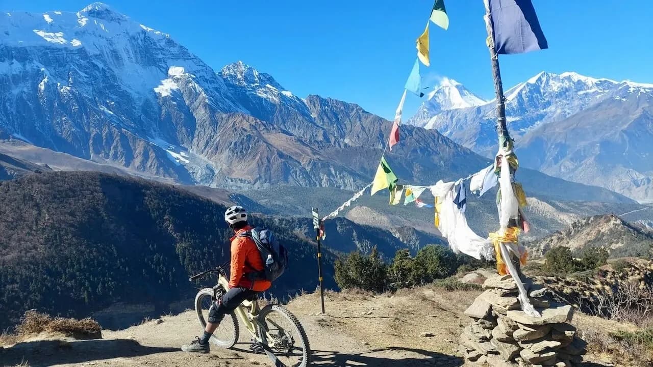 14 jours à VTT dans le Mustang : le Royaume interdit (photo 2)